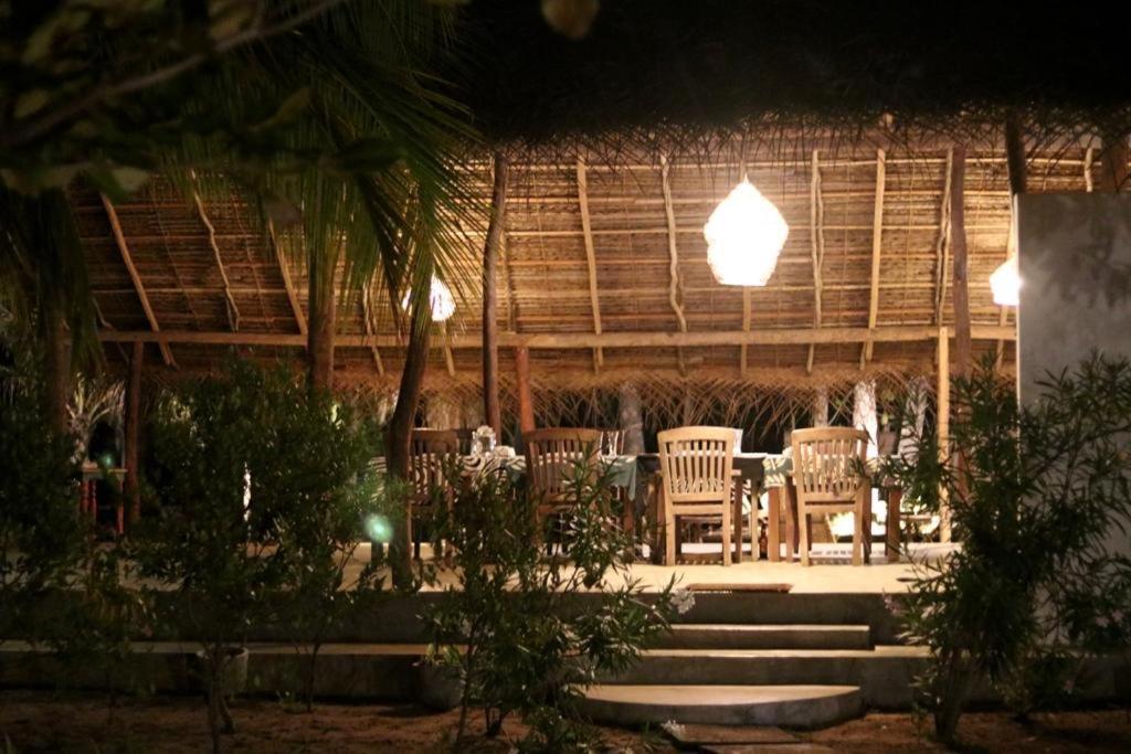 Anawasal Hotel Kalpitiya Bagian luar foto